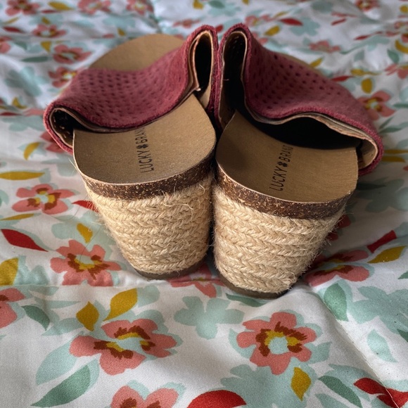 Lucky Brand Women's Pink/ Coral Espadrille Wedges - Picture 4 of 11